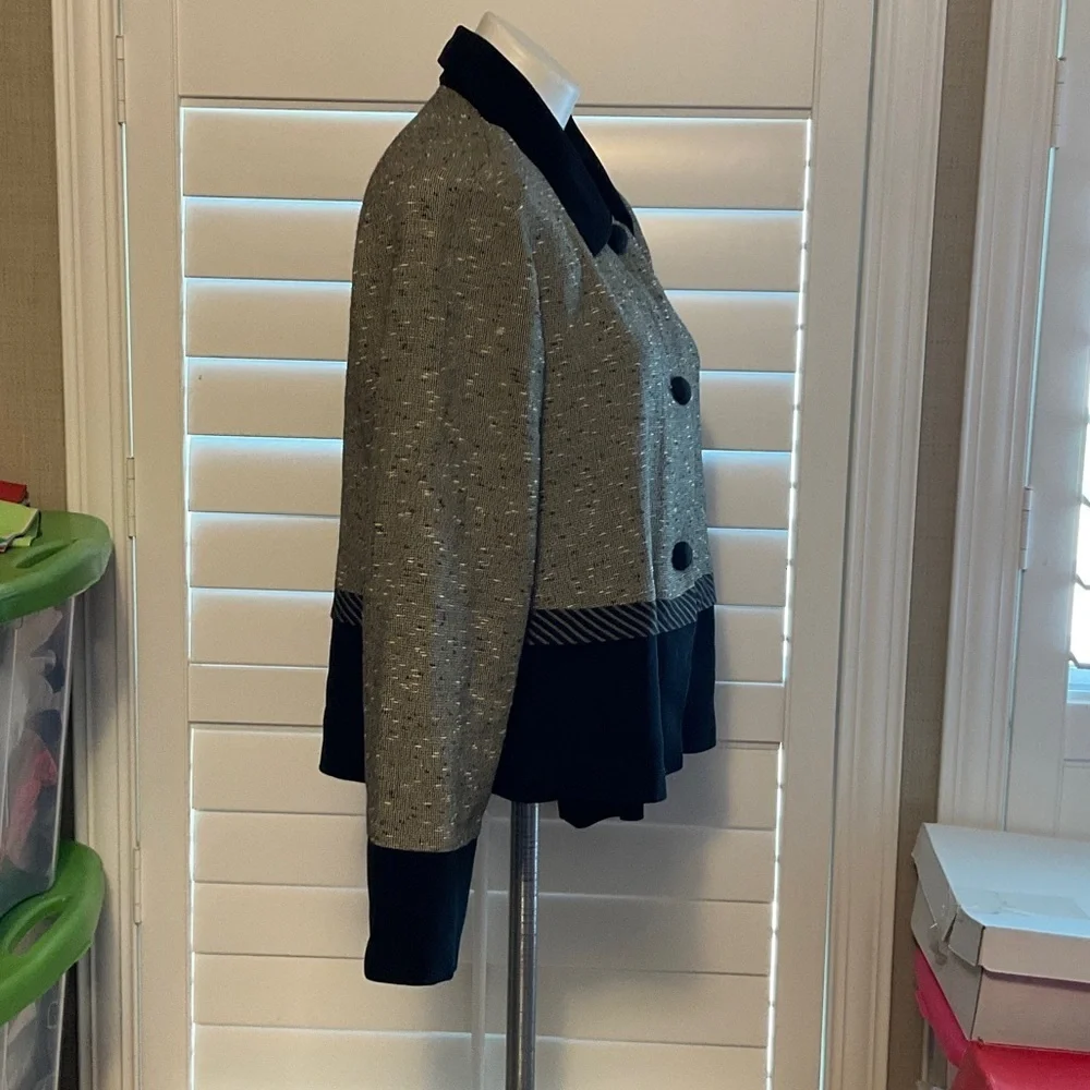 Chic Women's Black and Gray Jacket - Picture 2 of 10